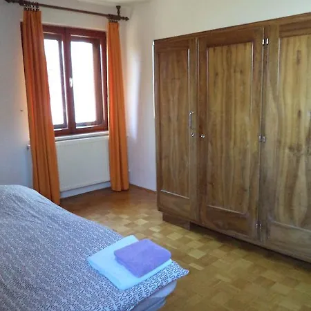 Gostinjska kuća Hribar *